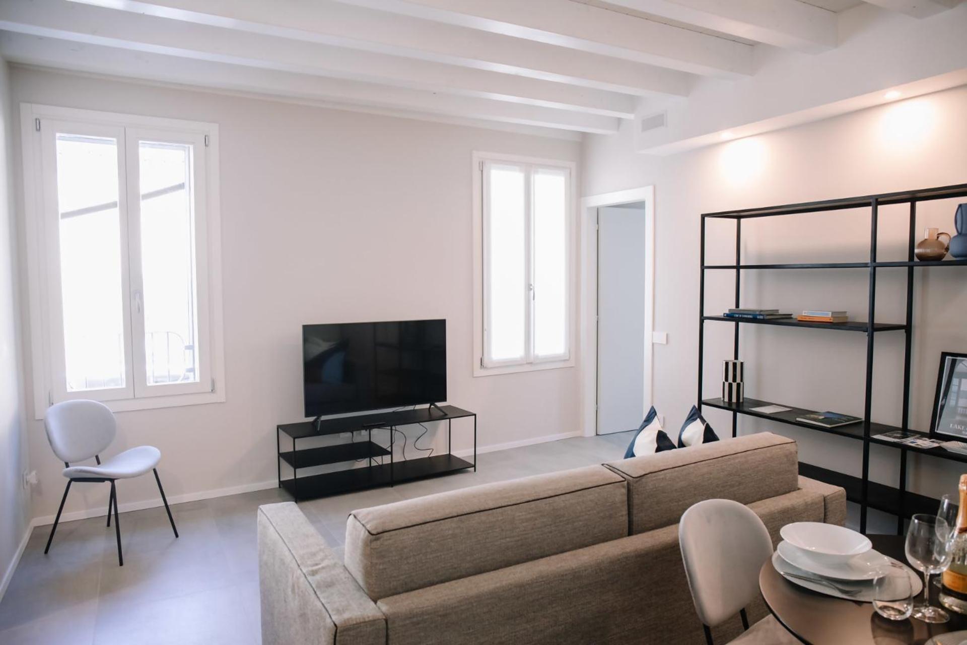 Elegant Beige Apartment - 5 Minutes From The Lake Комо Екстер'єр фото